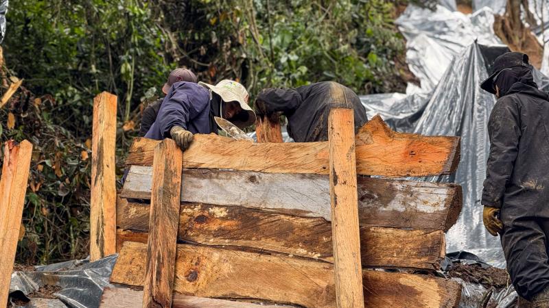 Empresas Públicas de La Ceja instala sistema preventivo de trinchos para mitigar riesgo de desprendimientos de suelo en predio del relleno sanitario