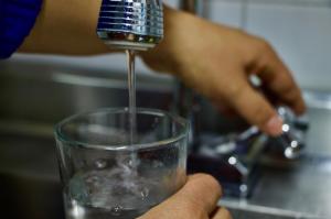 Más de 1.400 familias cejeñas se beneficiaron mensualmente del programa Mínimo Vital de Agua en 2024